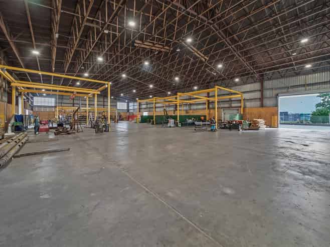 Functional Drive-Around Warehouse