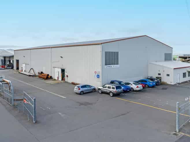 Functional Drive-Around Warehouse