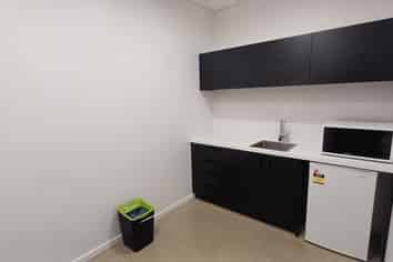 Modern Showroom and Warehouse Leasing Opportunity