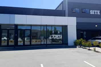 Modern Showroom and Warehouse Leasing Opportunity