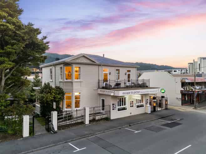 33 Wellington Street, Picton