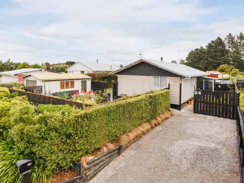 24 Barton Street, Marton