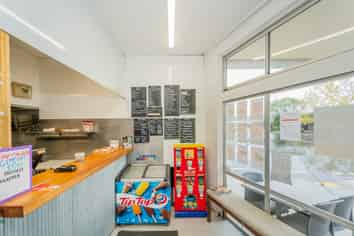 Iconic Kiwi Corner Takeaway