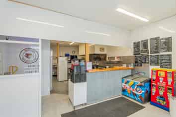 Iconic Kiwi Corner Takeaway