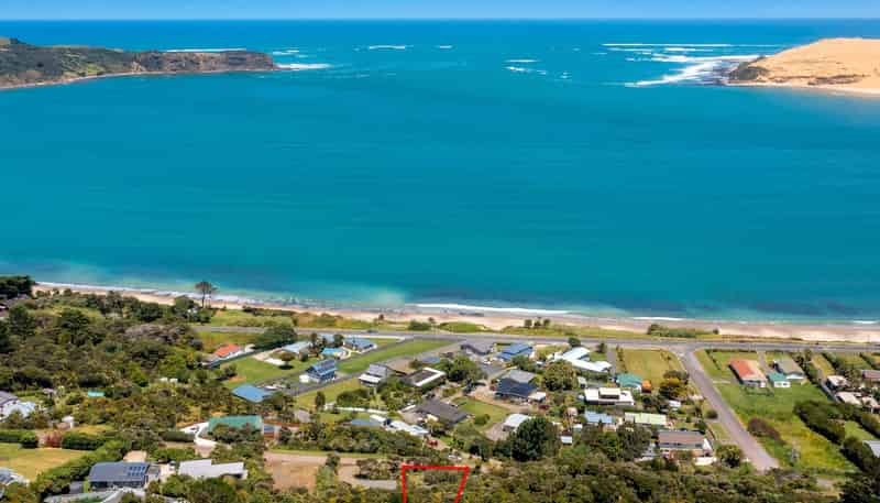 15 Kokohuia Road, OMAPERE