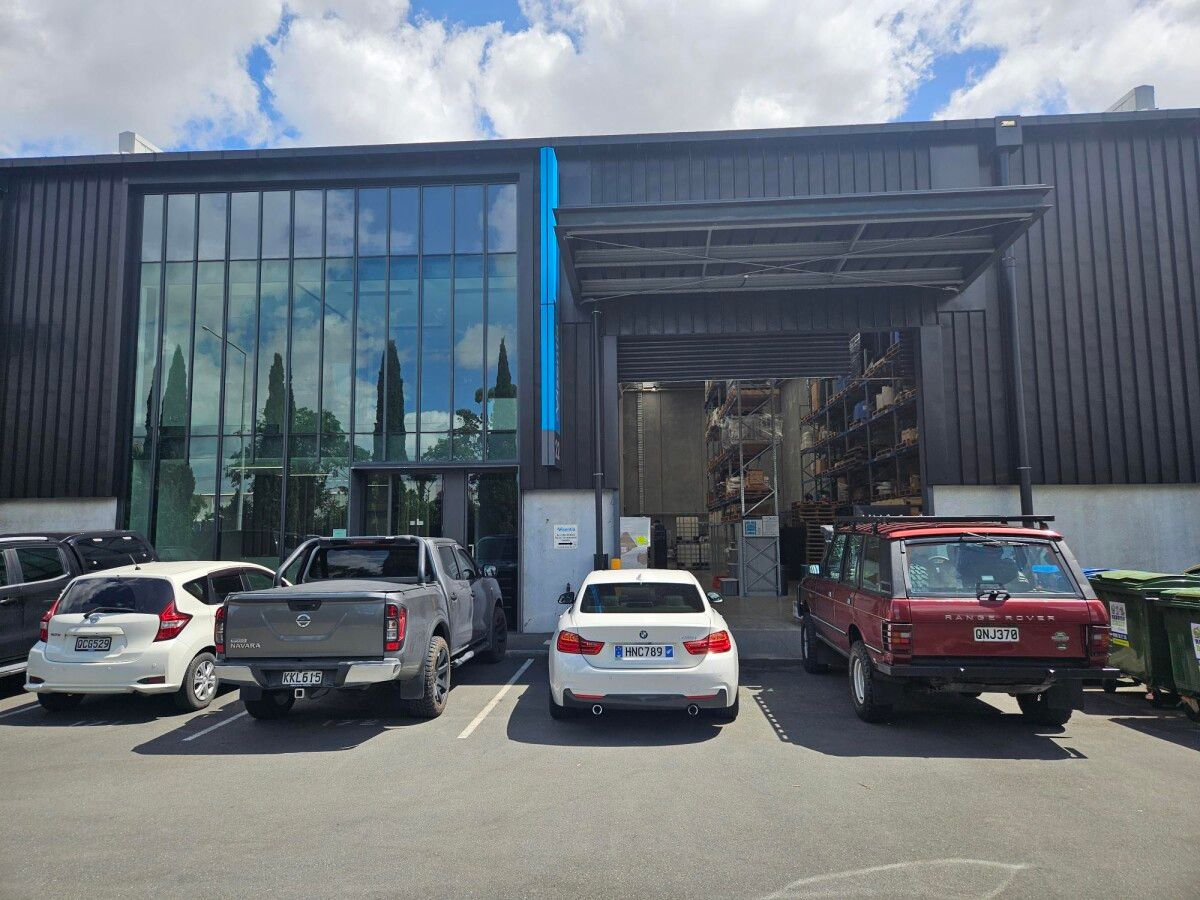 Modern & Central Industrial - 697 m², Onehunga