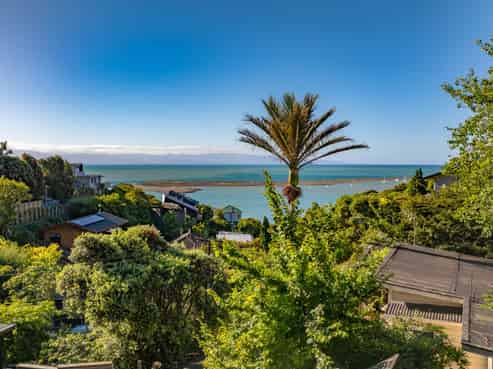 35 Poynters Crescent, Stepneyville