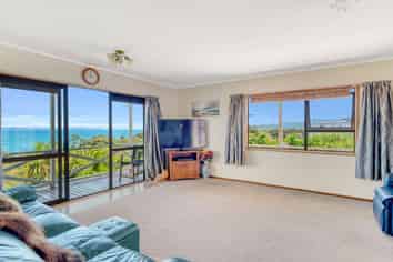 24 Bay View Road, Cable Bay