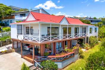 24 Bay View Road, Cable Bay