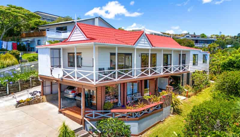 24 Bay View Road, Cable Bay