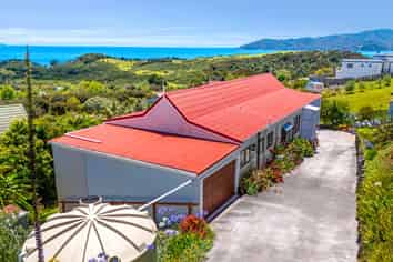 24 Bay View Road, Cable Bay