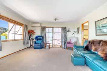 24 Bay View Road, Cable Bay