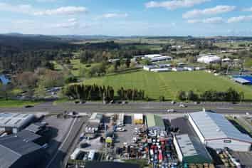 Flat, Fenced Yard - For Lease