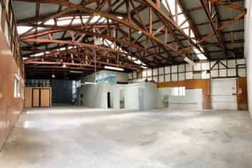 Functional 300m2 Heavy Industrial Warehouse 