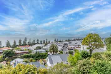 12 Brewster Street, Bluff Hill