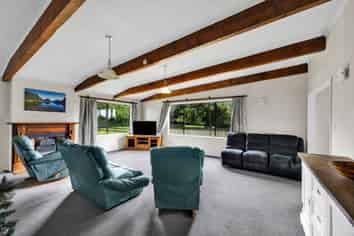 3872 Mountain Road, Stratford