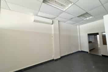Huge main highway retail space!