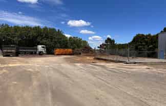 1,764sqm WAREHOUSE & OFFICES WITH 3200sq YARD