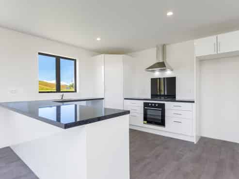 20 Journeys End, Tapora