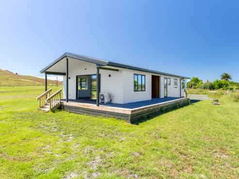 20 Journeys End, Tapora