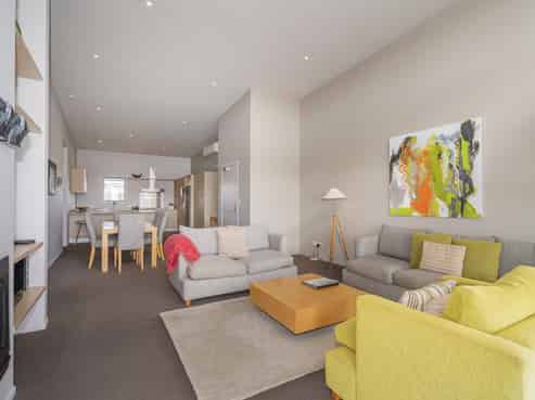 12/73 South Highway - Sovereign Pier, Whitianga