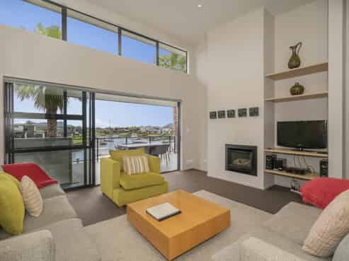 12/73 South Highway - Sovereign Pier, Whitianga