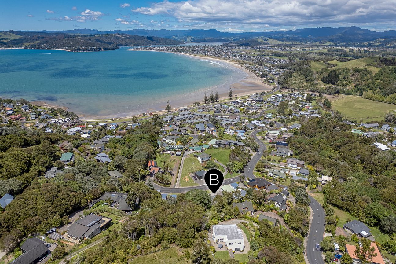 IDEAL... ELEVATED PLUS CLOSE TO BEACH - BUY NOW - Widok 2