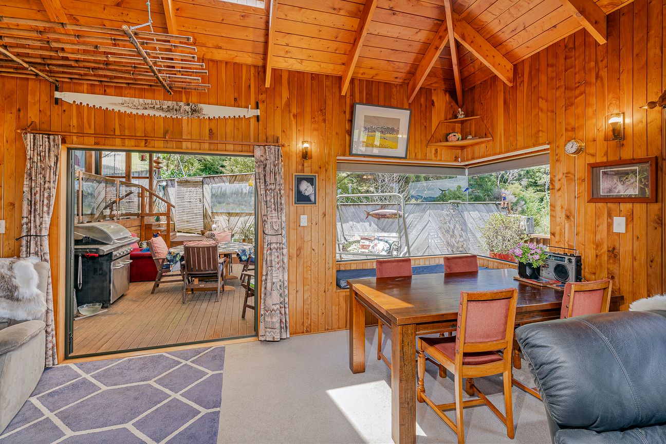 IDEAL... ELEVATED PLUS CLOSE TO BEACH - BUY NOW - Widok 5