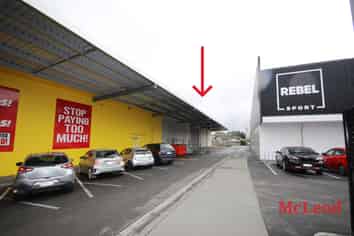 Bulk Retail Warehouse for Lease