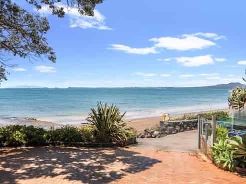14 The Esplanade, Campbells Bay