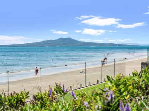 14 The Esplanade, Campbells Bay