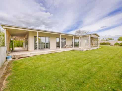 15 Lake View Road, Waipukurau