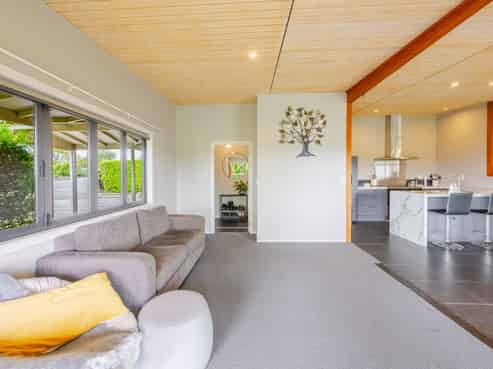 15 Lake View Road, Waipukurau