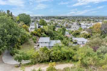 13 Lucknow Terrace, Bluff Hill