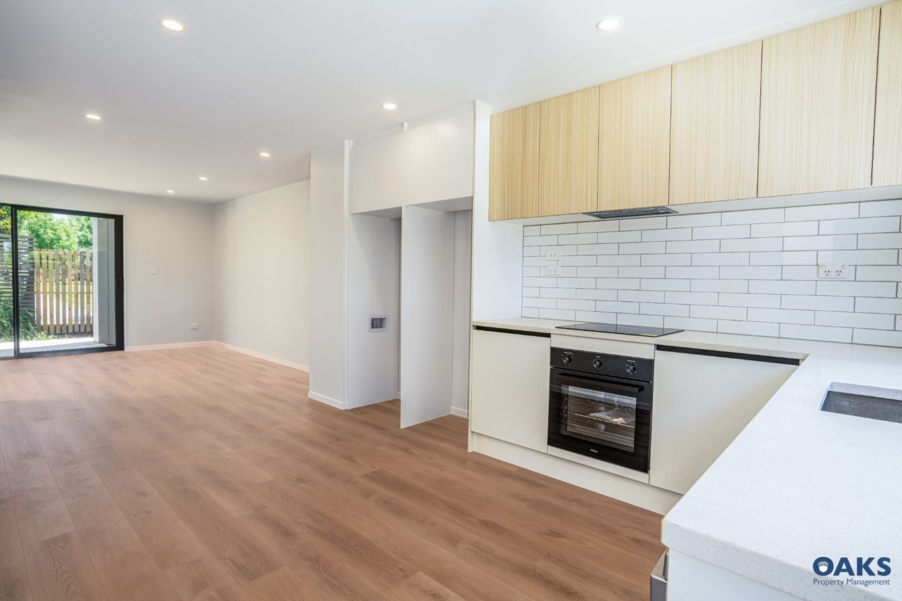 MANGERE BRIDGE, 3 BEDROOMS - Mehr