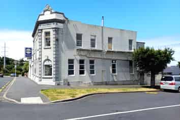 Must Sell - Carisbrook Hotel