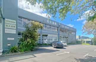 NORTHCOTE SPACE – BRIGHT AND CONVENIENT
