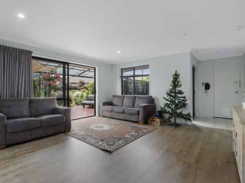 12 Magnolia Lane, Waihi