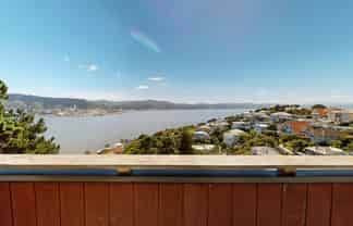 16 Palliser Road, Roseneath