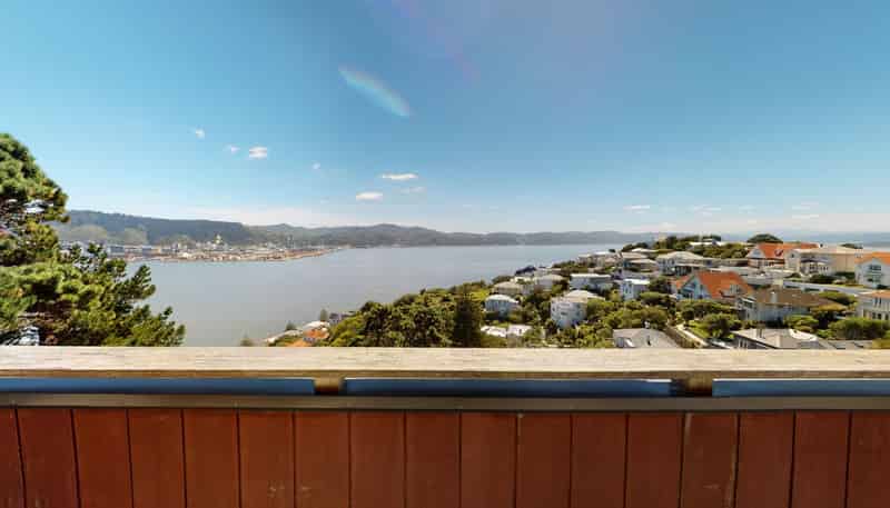 16 Palliser Road, Roseneath