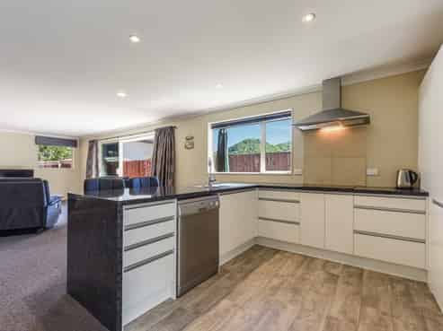 23 Admiralty Place, Waikawa