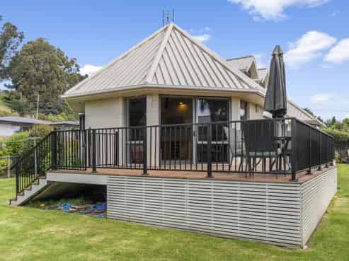 4 Elizabeth Avenue, East Taieri