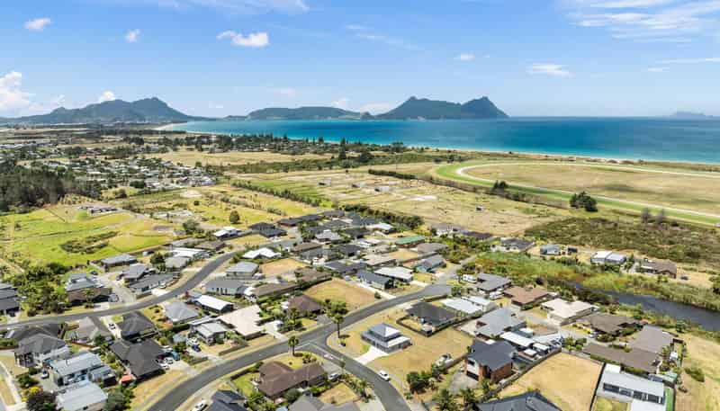 1 Sea Dune Place, Ruakaka