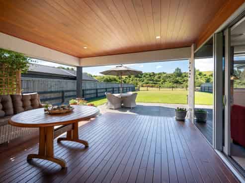 42 Montgomery Crescent, Kinloch