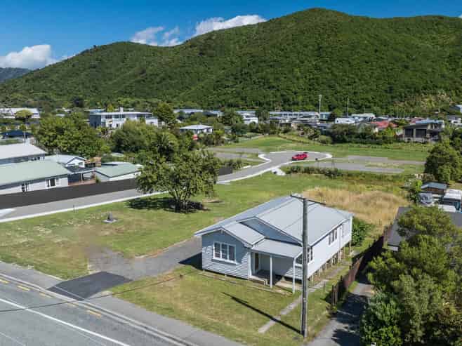 271 Waikawa Road, Waikawa