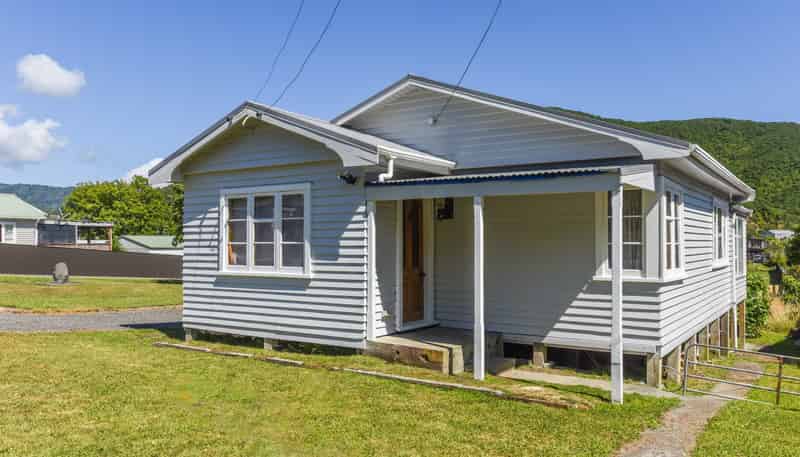 271 Waikawa Road, Waikawa