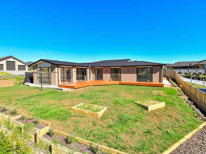 30 Harbour Crest Drive, Waiuku