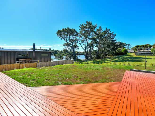 30 Harbour Crest Drive, Waiuku