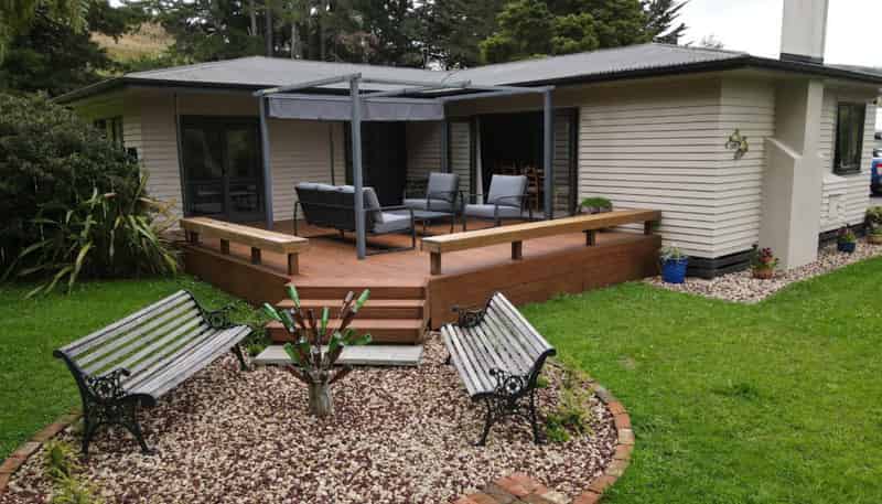 106 River Road, Pongaroa