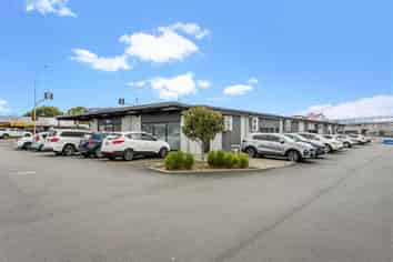 Retail Opportunity in Vibrant Area